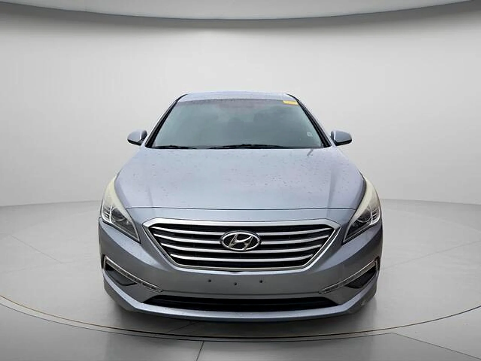 Used 2015 Shale Gray Metallic Hyundai SE image 3