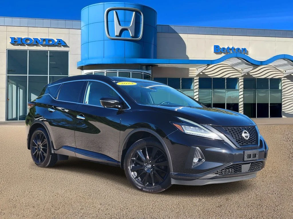 Used 2023  Nissan SL image 1