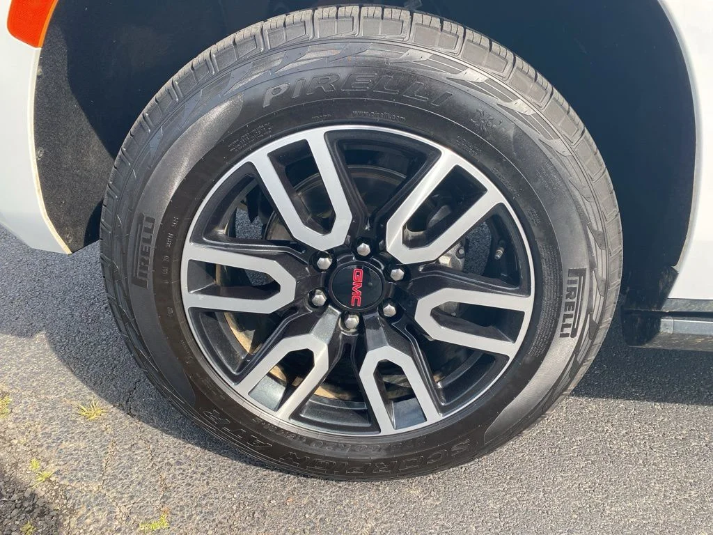 Used 2024 White GMC AT4 image 46
