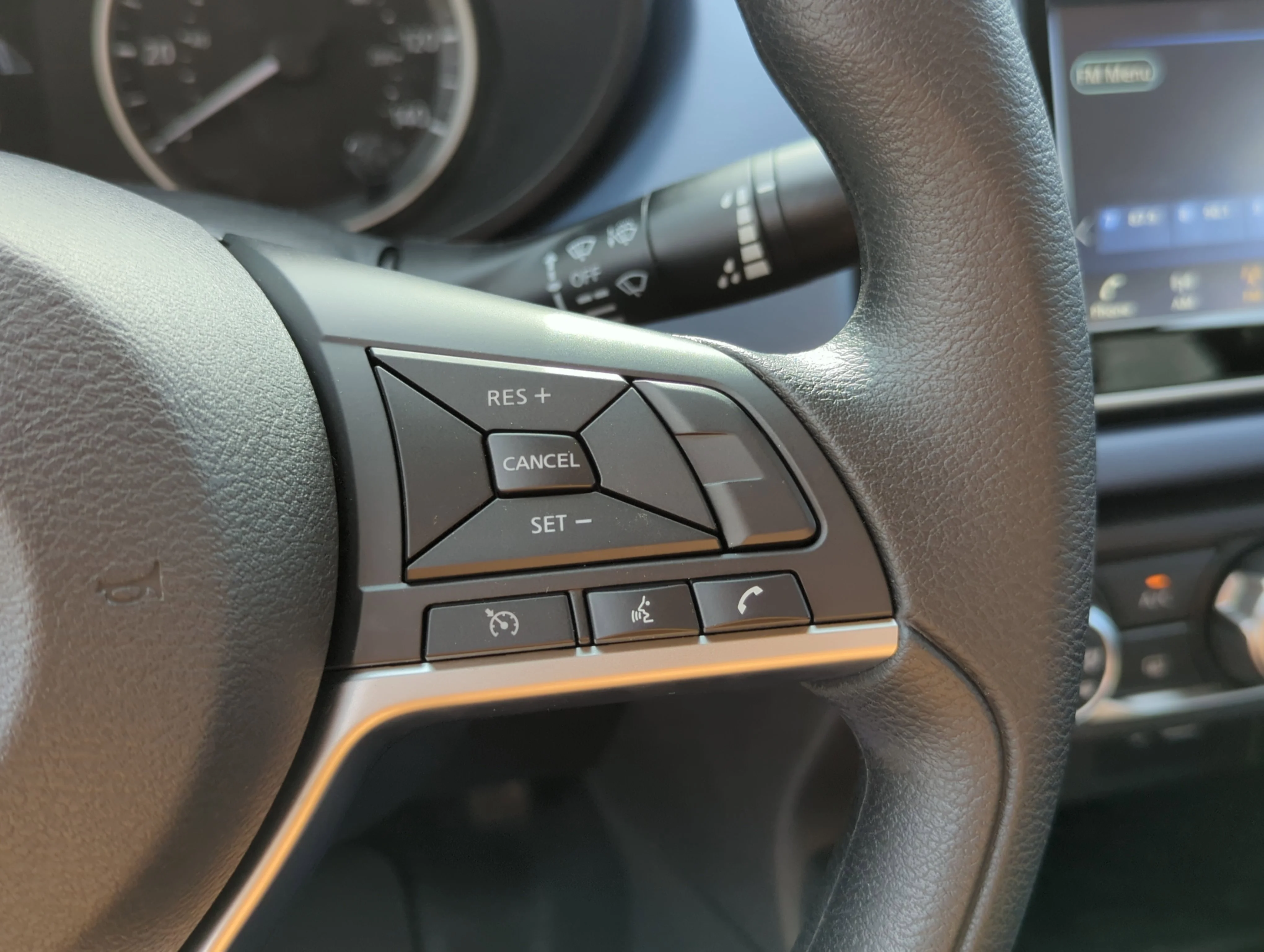 New 2025 Aspen White Tricoat Nissan SV image 31