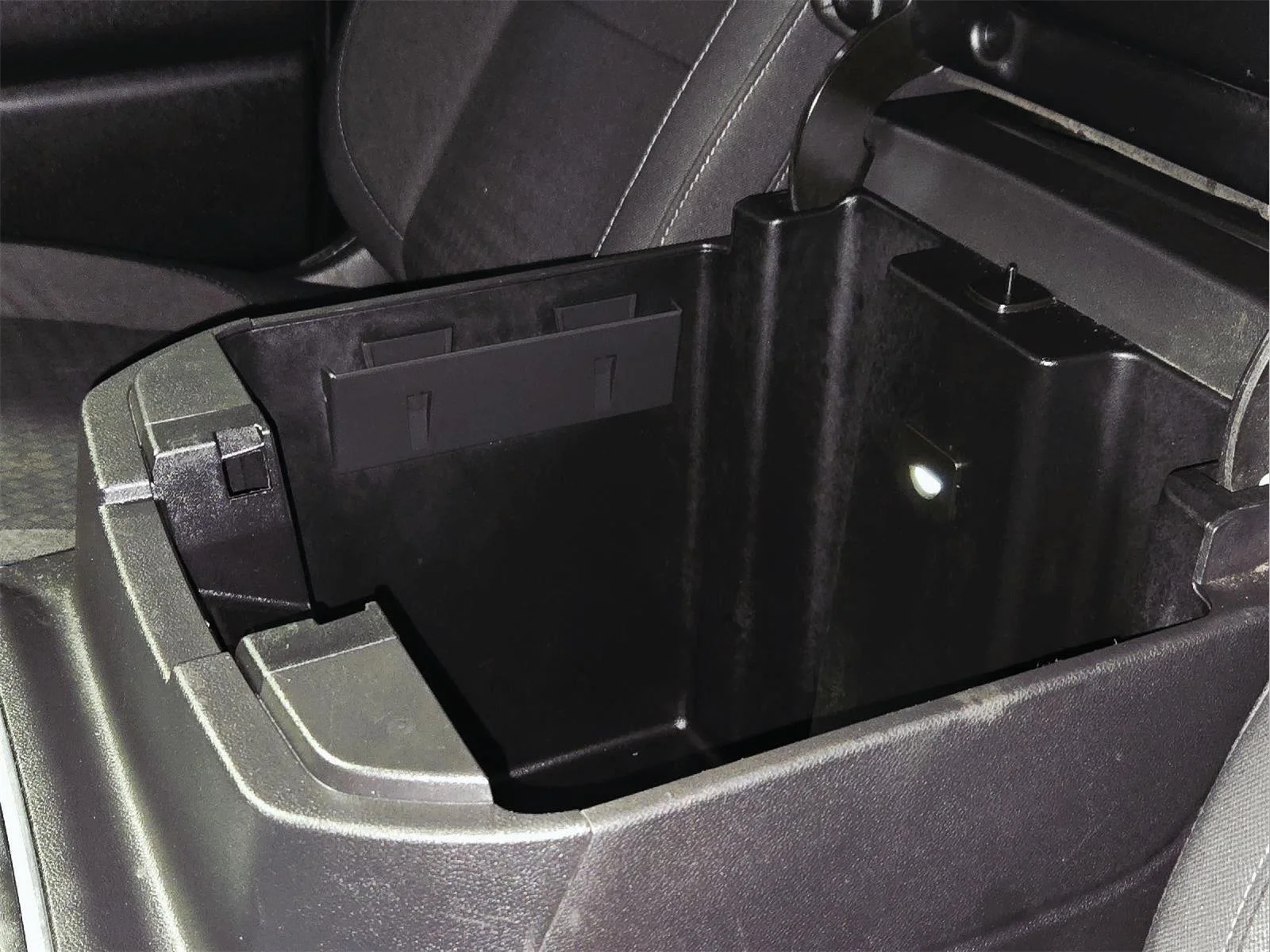 Used 2021 Summit White GMC Elevation image 44