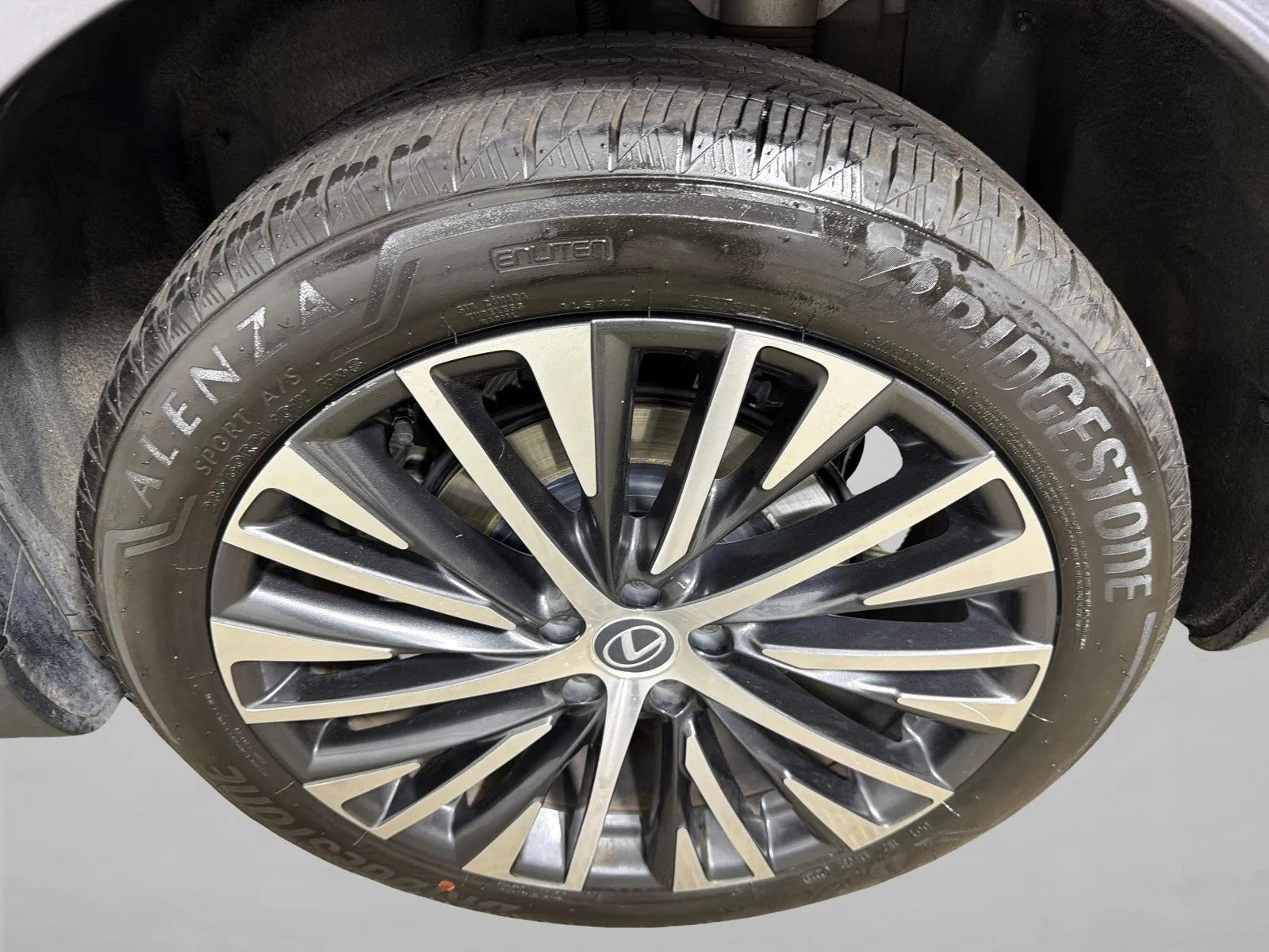 Used 2023 White Lexus RX 350h image 22