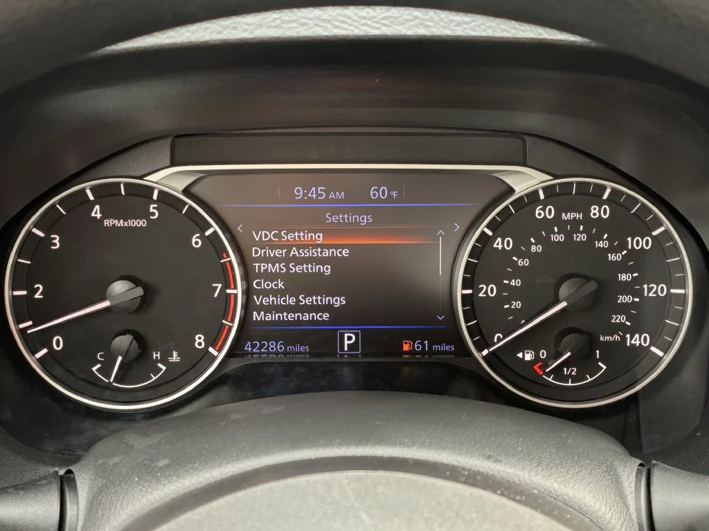 Used 2025 White Nissan 2.5 SV image 25