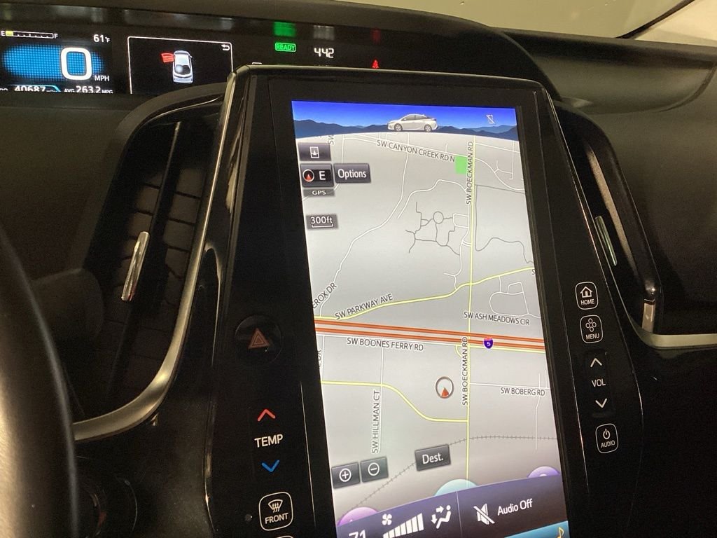 Used 2018 Silver Toyota Advanced image 3