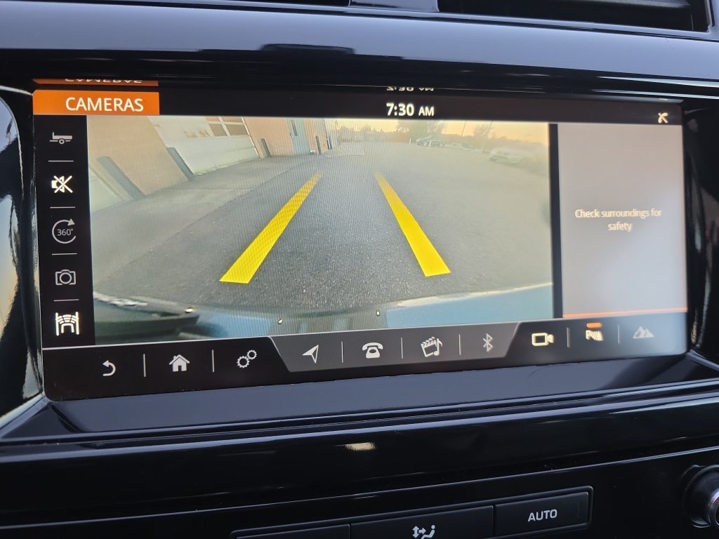 Used 2017 Gray Land Rover HSE image 27