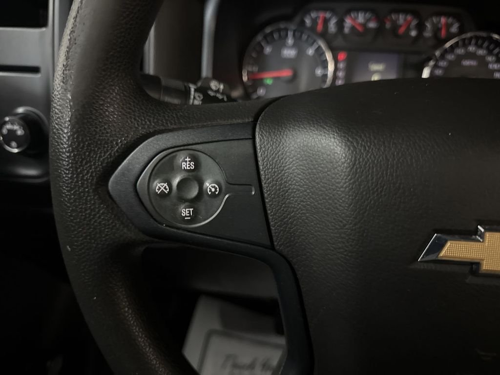 Used 2018 Summit White Chevrolet WT image 18