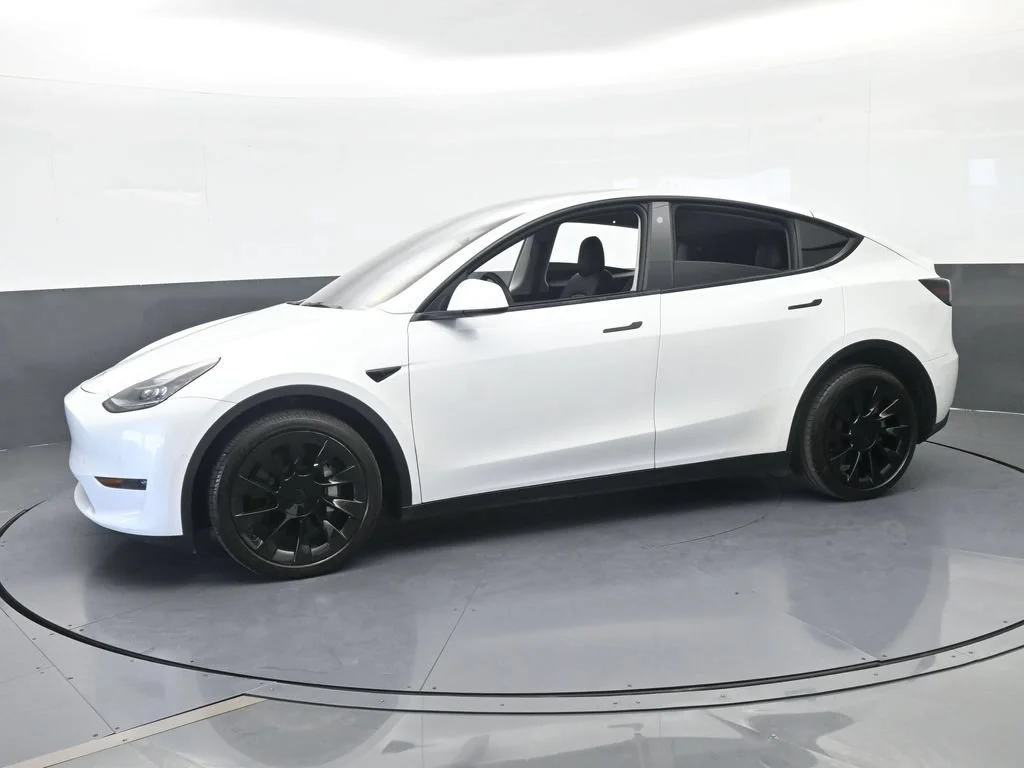 Used 2022 Tesla Model Y Long Range with VIN 7SAYGDEE2NF426522 for sale in Miami Lakes, FL