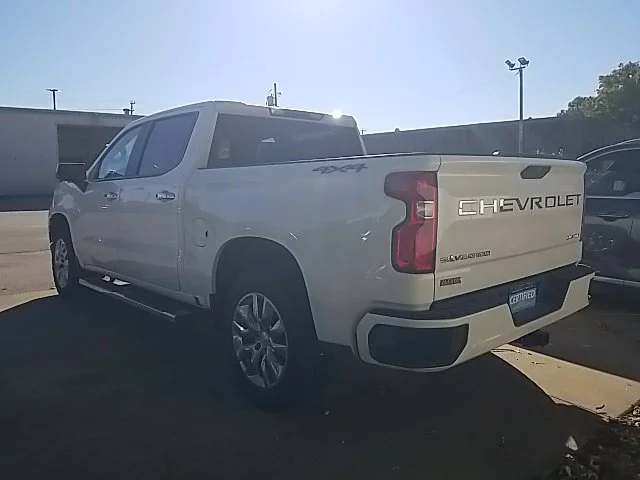 Used 2020 White Chevrolet Custom image 16