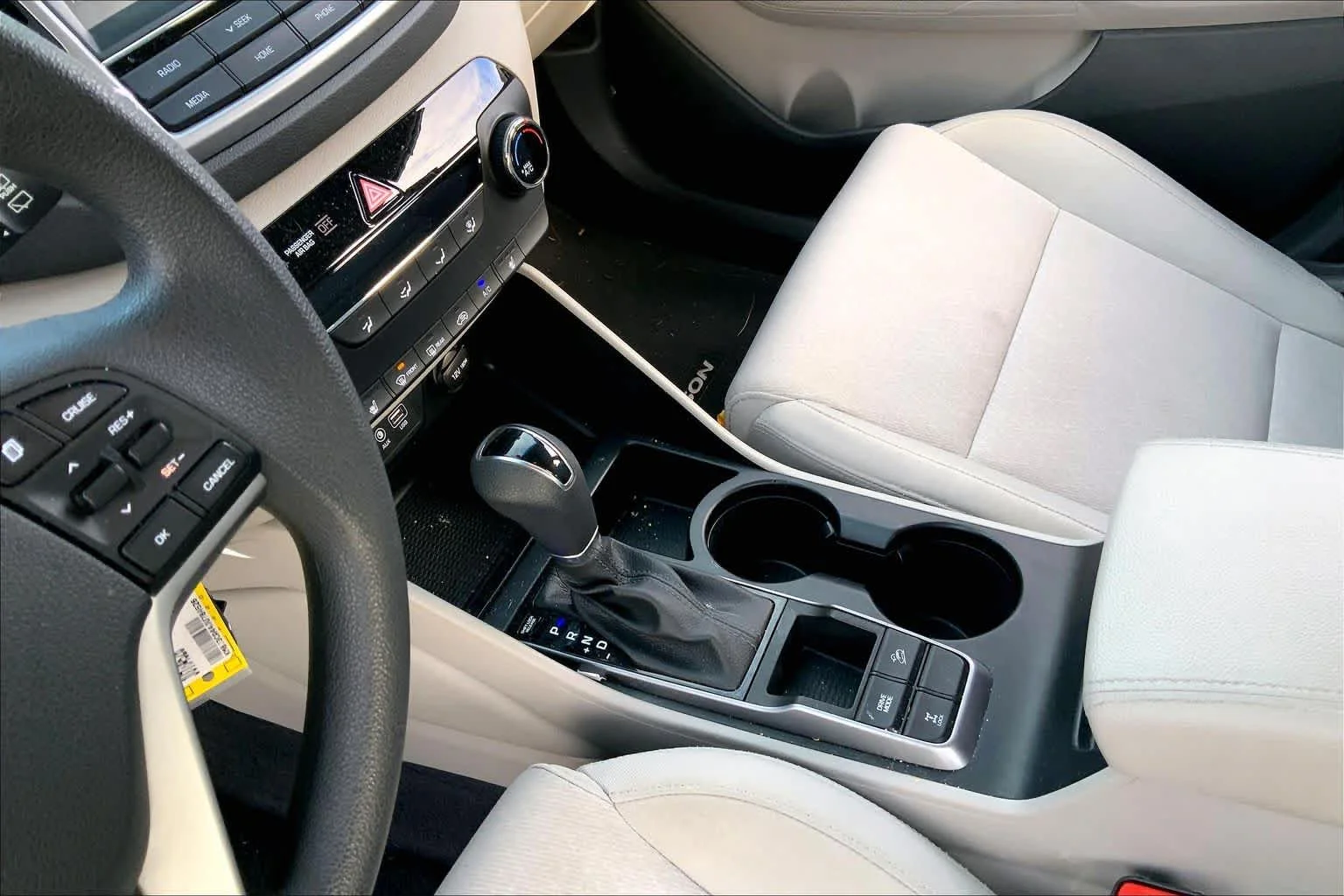 Used 2018 Coliseum Gray Hyundai SEL image 17