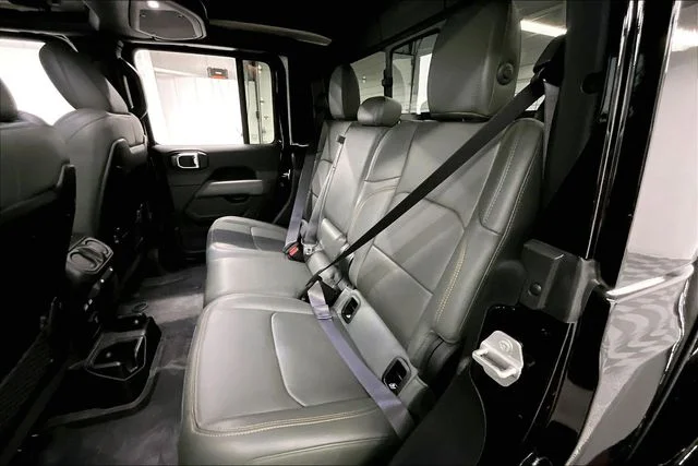 Used 2024 Black Clearcoat Jeep Mojave image 24