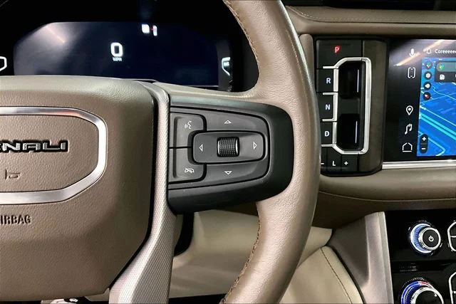 2023 GMC Yukon Denali - Photo 28