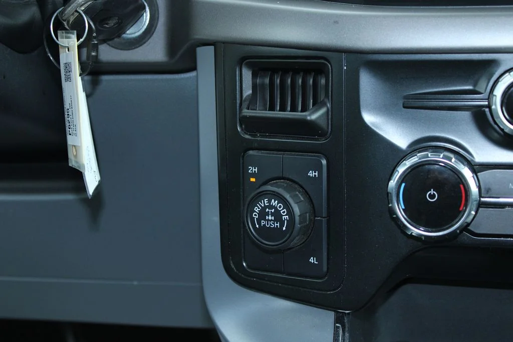 Used 2024 Black Metallic Ford XLT image 24