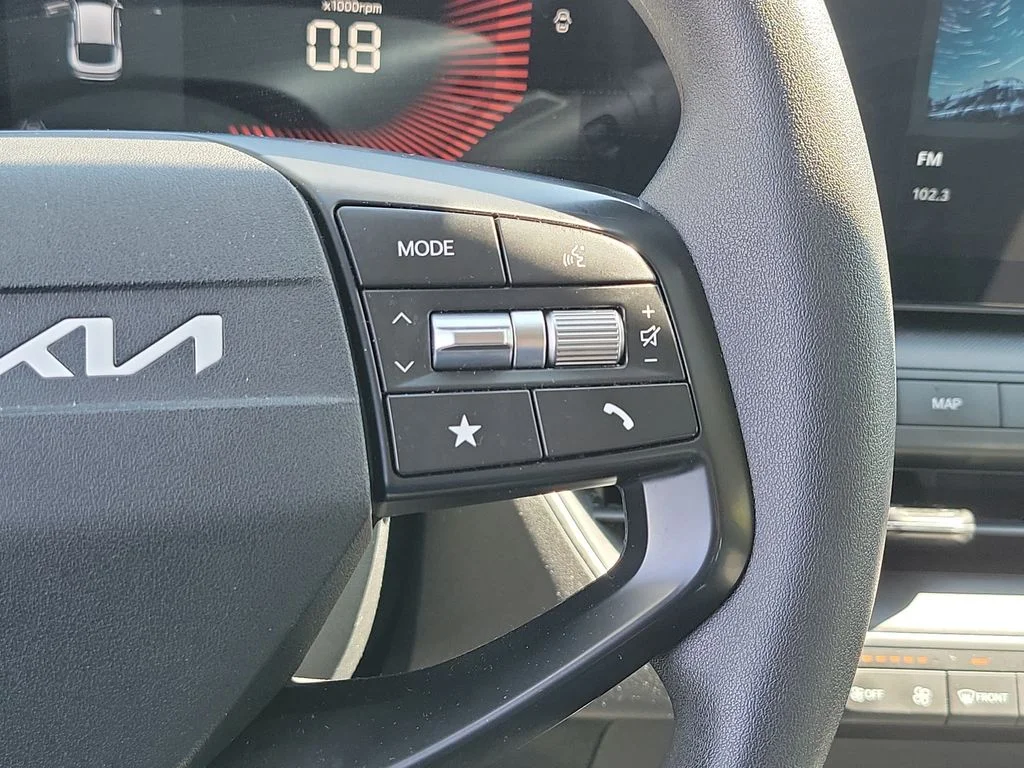 2025 Kia K4 LXS - Photo 25