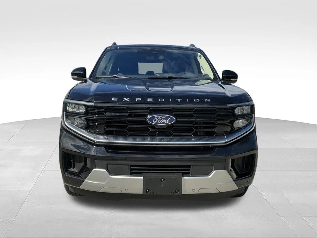 Used 2025 Black Ford Platinum image 9