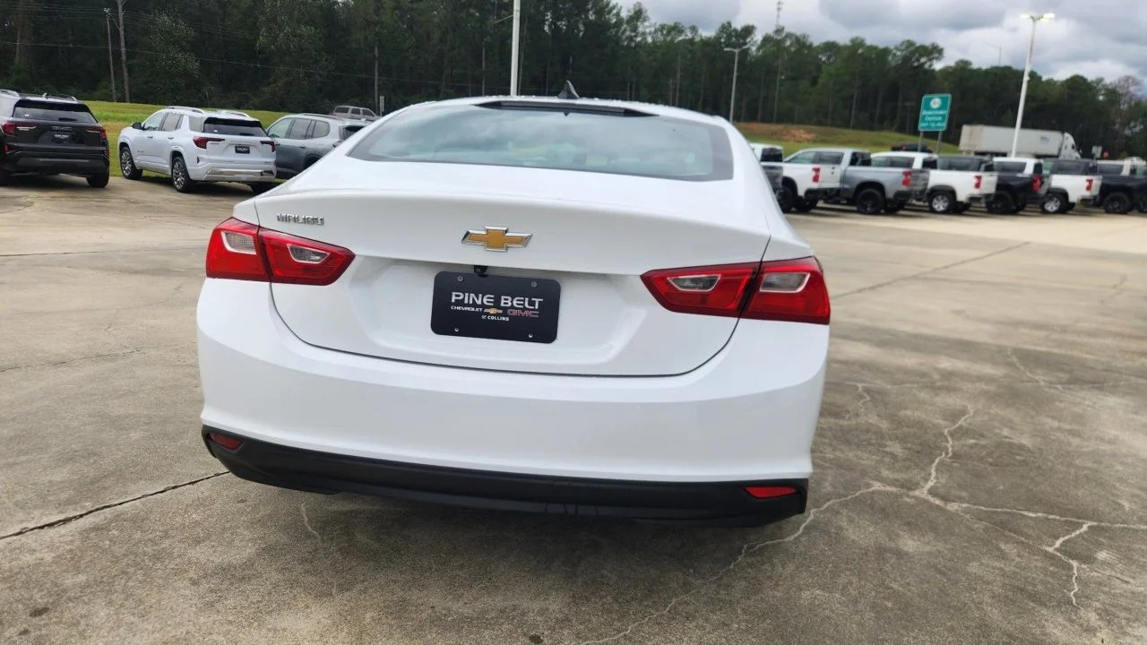 Used 2023 SUMMIT WHITE Chevrolet LS image 4