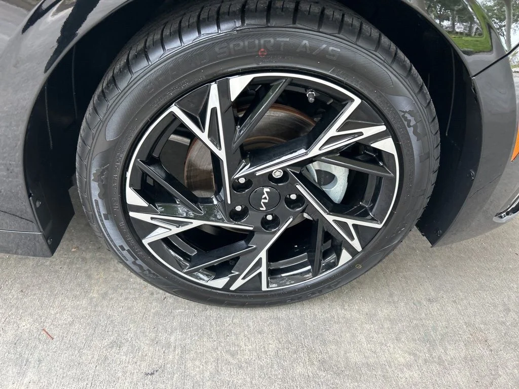 Used 2025 Black Kia GT-Line image 24