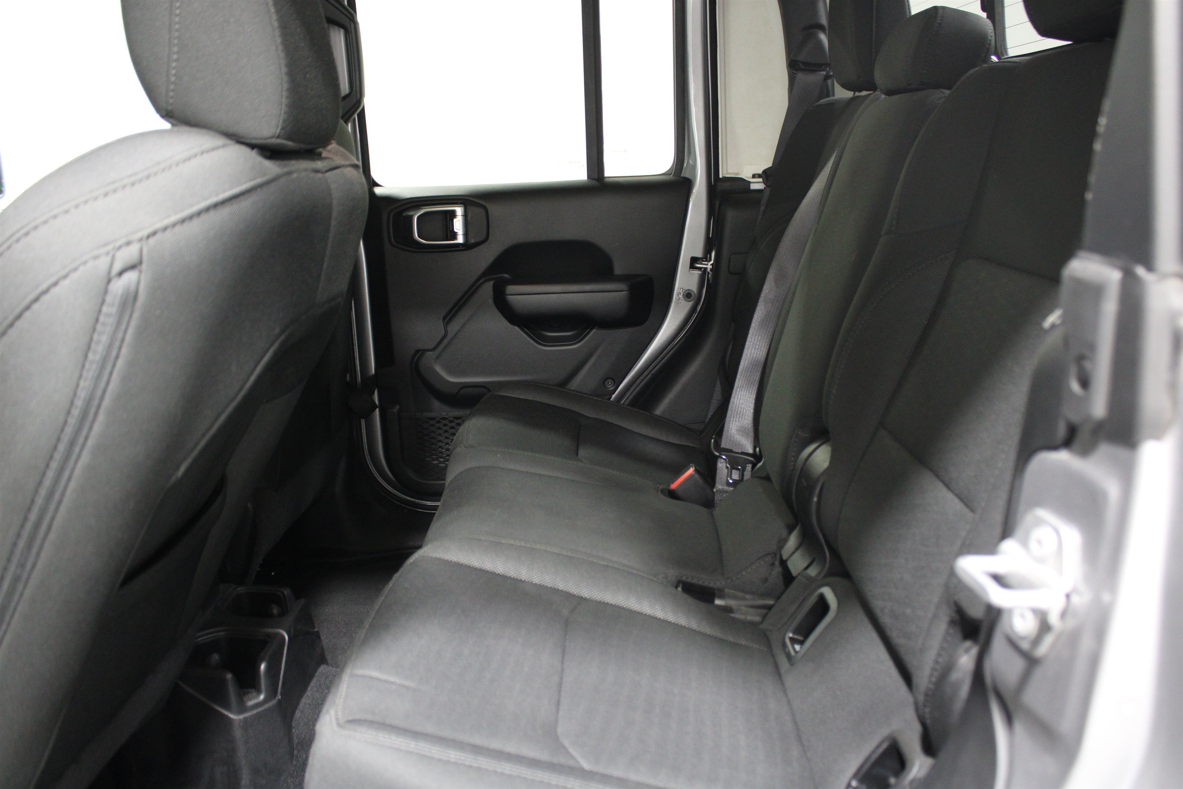 Used 2020 Billet Silver Metallic Clearcoat Jeep Sport S image 19
