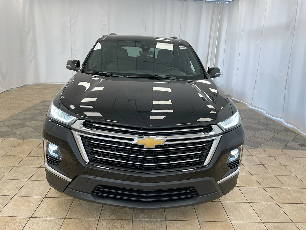 Used 2023 Mosaic Black Metallic Chevrolet LT Leather image 30