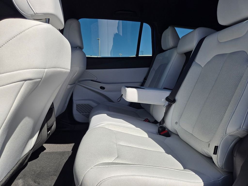 New 2026 Hydro Blue Pearl-Coat Exterior Paint Jeep Laredo image 6