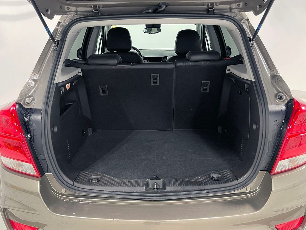 Used 2021 Gray Chevrolet LT image 5
