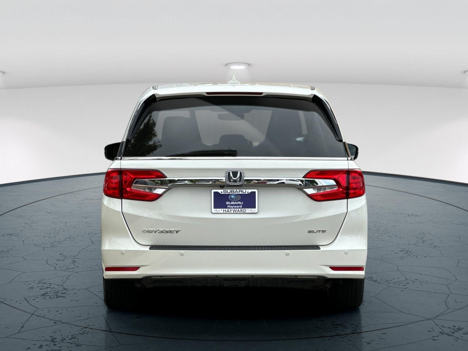 Used 2018 White Diamond Pearl Honda Elite 4D Passenger Van image 5
