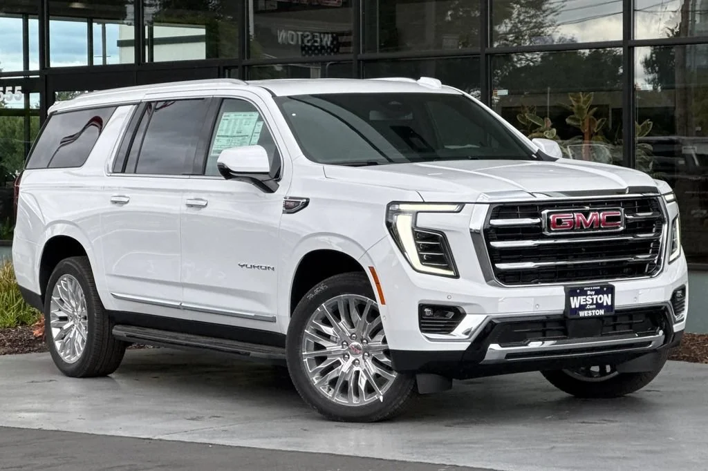 New 2026 Summit White GMC Elevation image 1