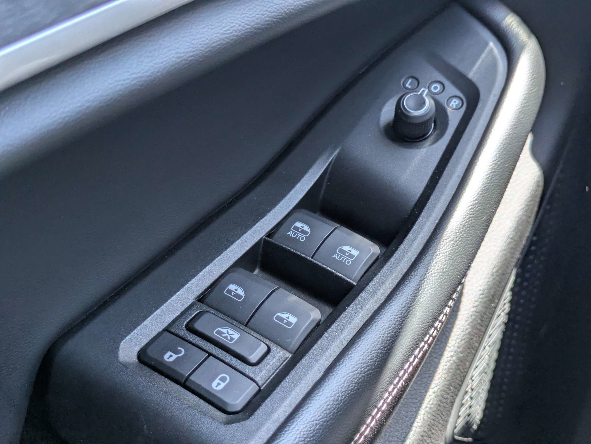 Used 2021 Baltic Gray Metallic Clearcoat Jeep Limited image 28