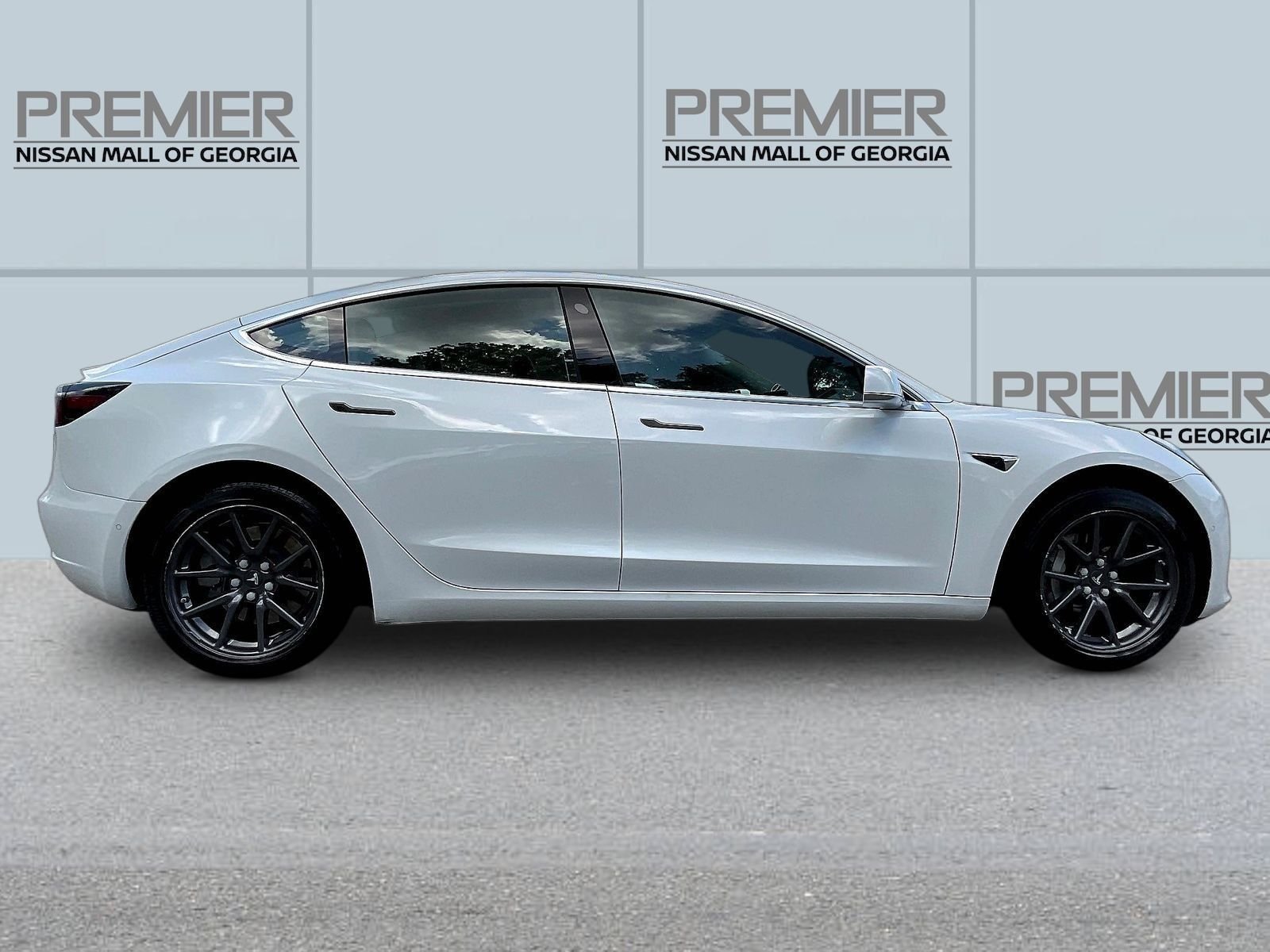 Used 2018 White Tesla Long Range image 8