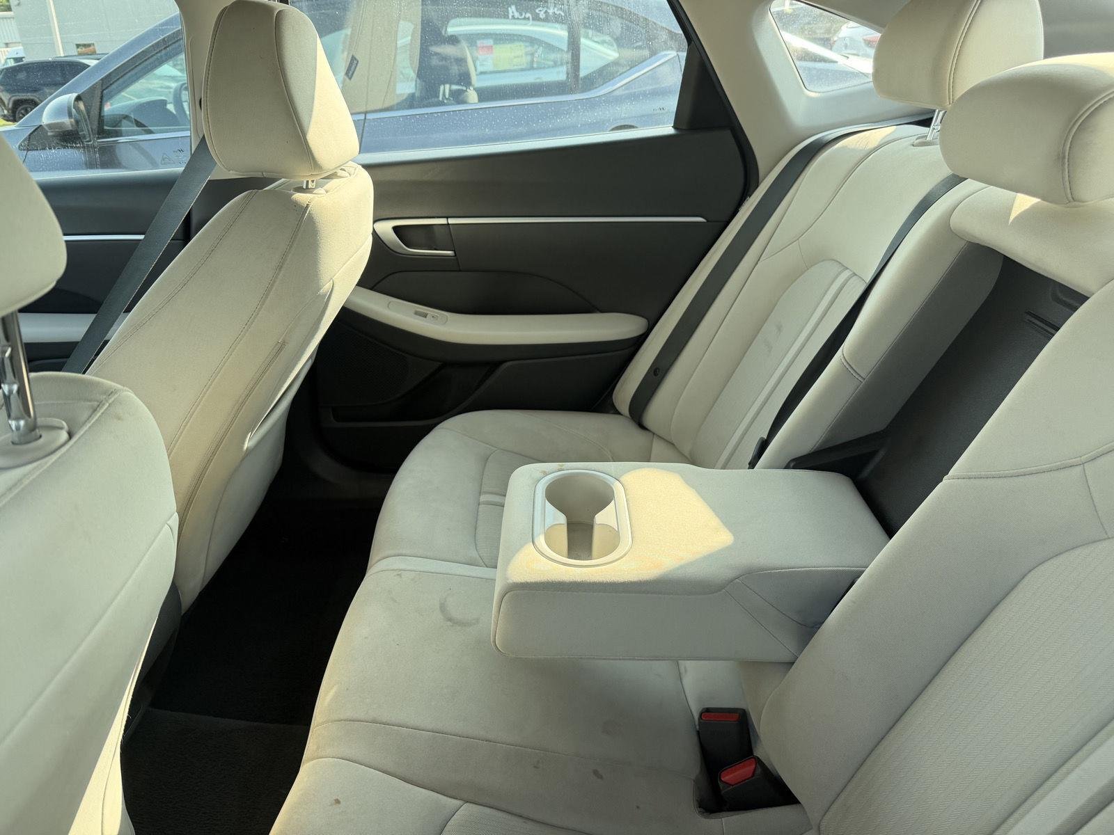 Used 2025 Aero Silver Hyundai SEL image 9