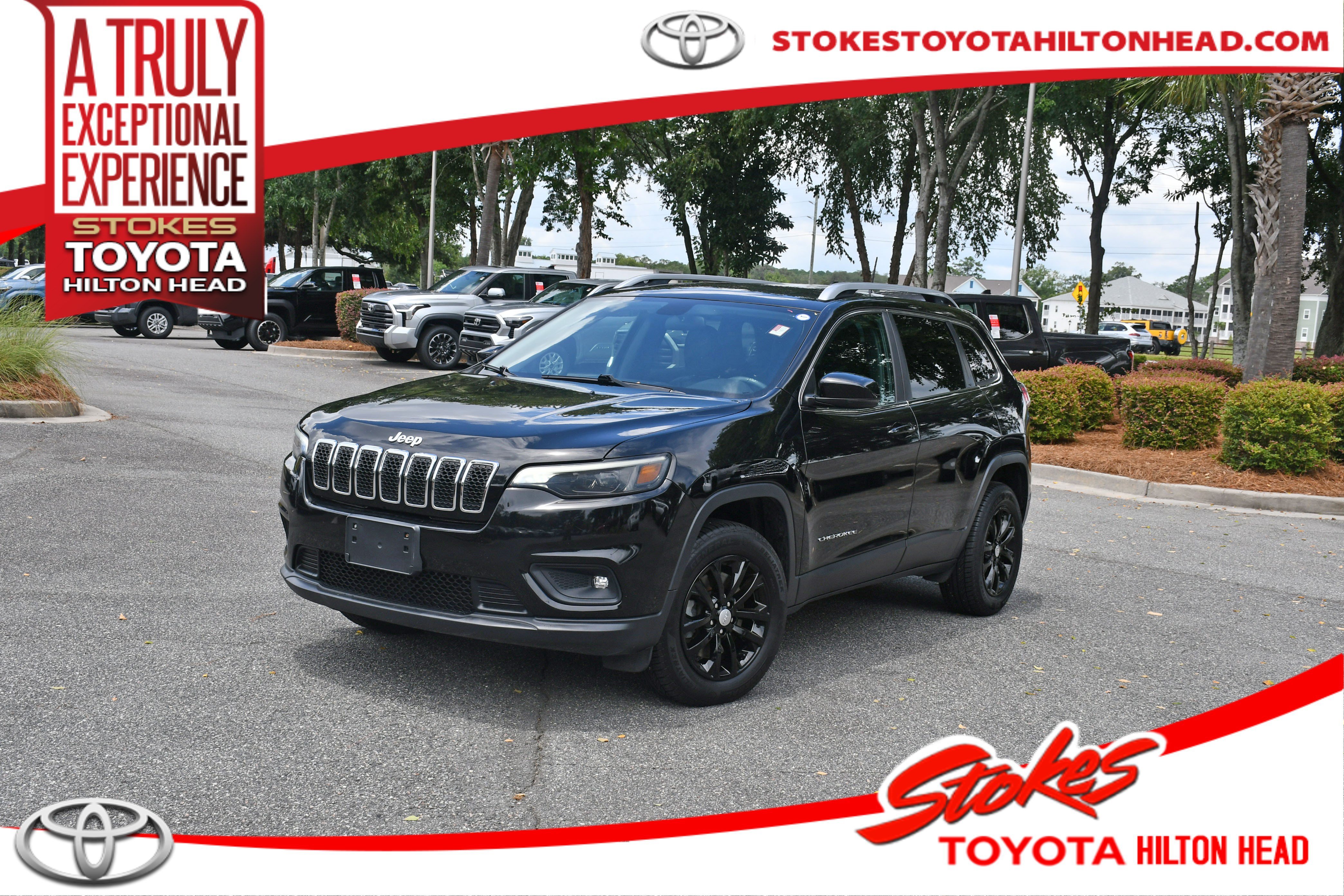 Used 2019 Black Jeep Latitude Plus image 1