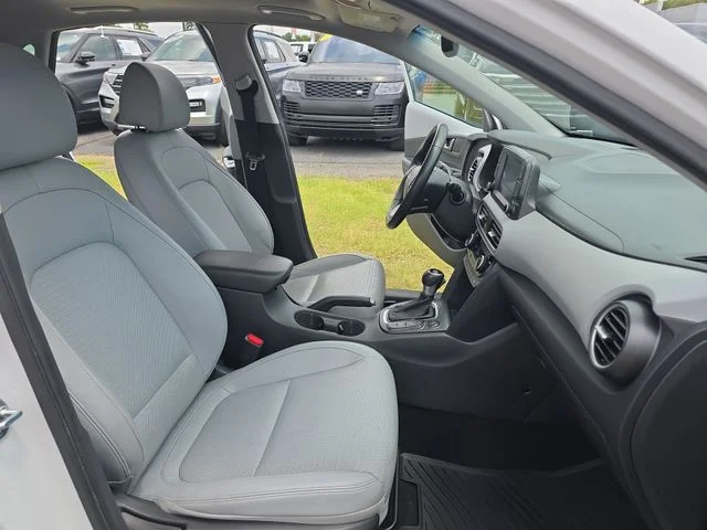 Used 2018 White Hyundai Limited image 11