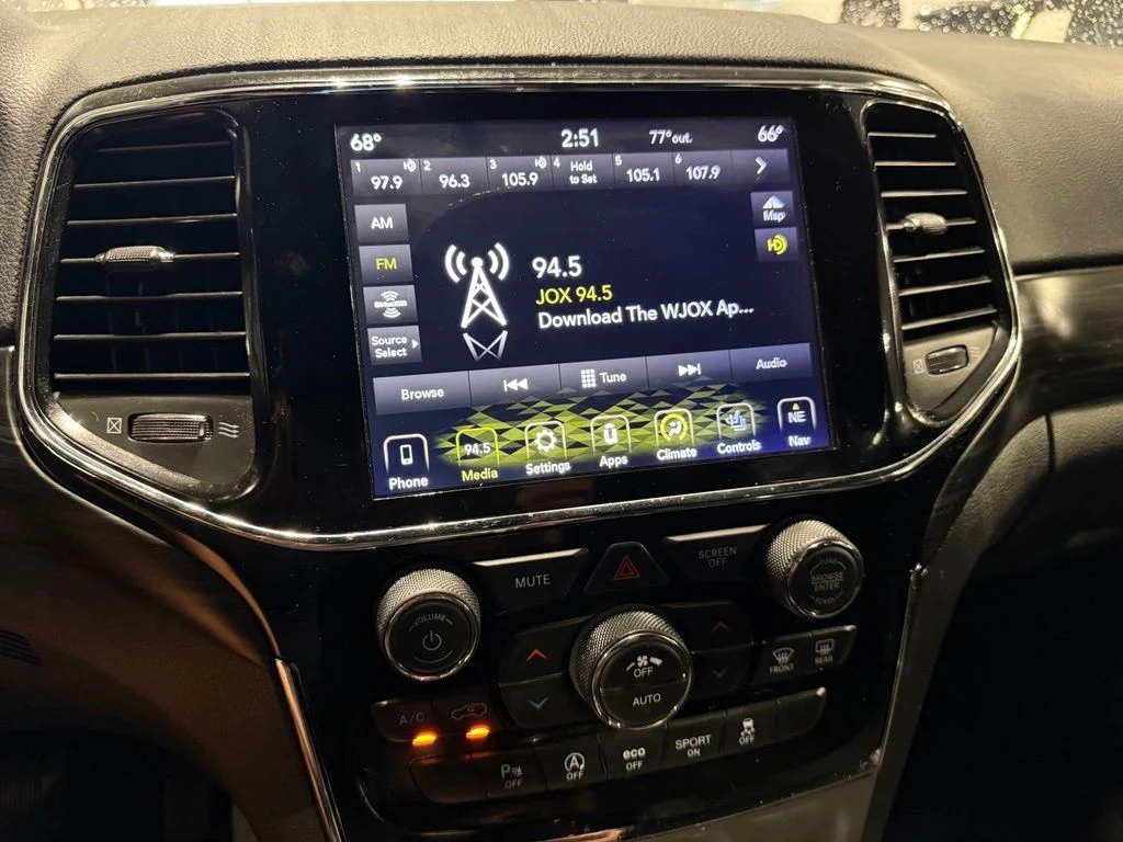 Used 2020 Gray Jeep Altitude image 8