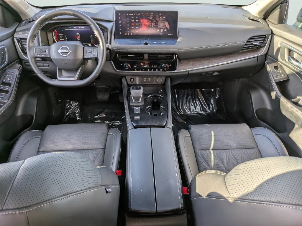 Used 2025 Blue Nissan Platinum image 13