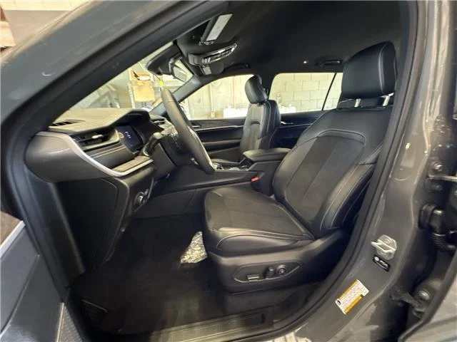 New 2027 Sting-Gray Clearcoat Jeep LAREDO 4X4 image 17