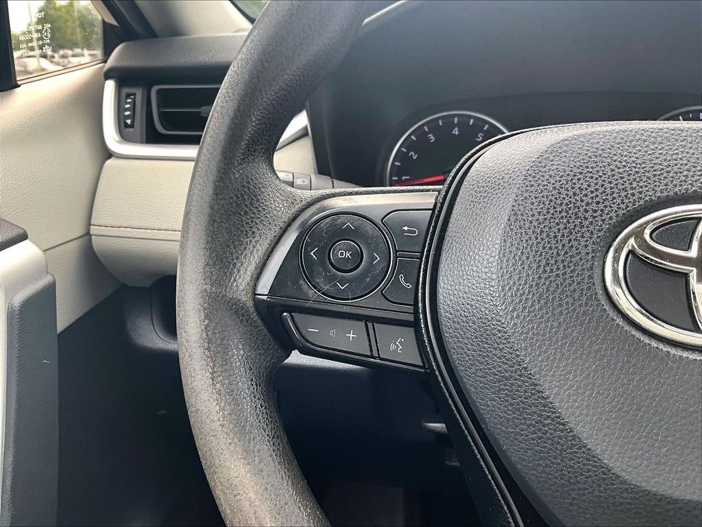 Used 2019 Black Toyota XLE image 21