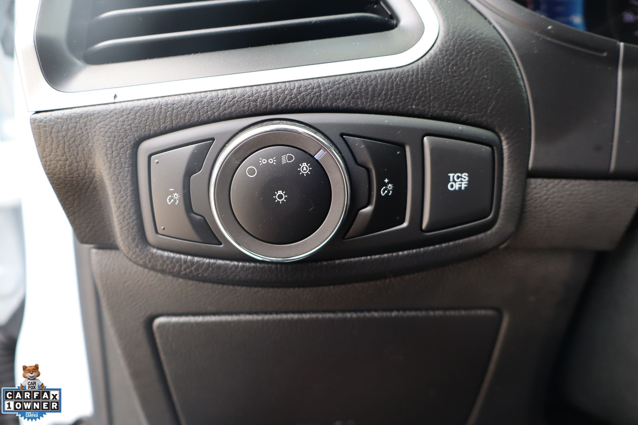 Used 2024 White Ford SE image 12