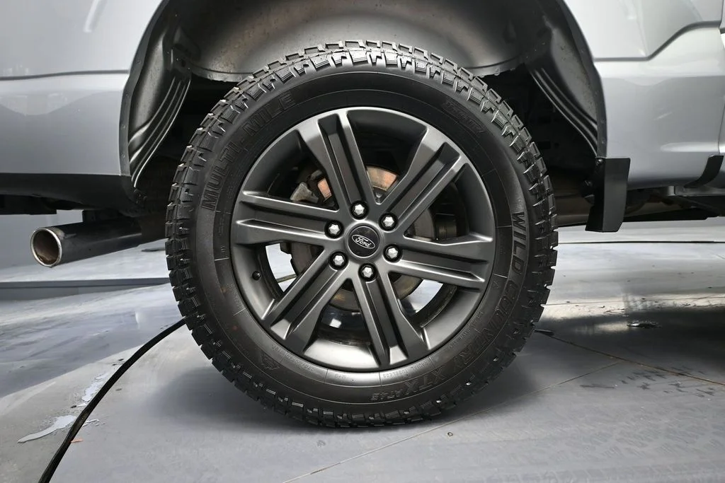 Used 2022 Silver Ford XLT image 11