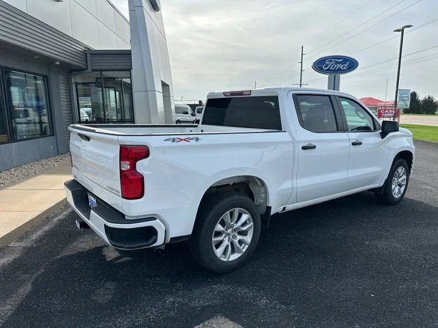 Used 2022 Summit White Chevrolet Custom image 7