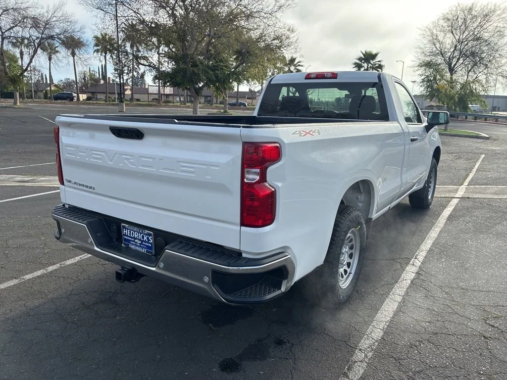 New 2026 Summit White Chevrolet WT image 3