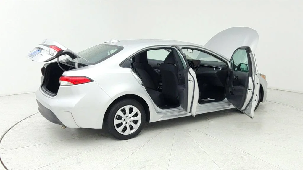 Used 2025  Toyota LE image 12