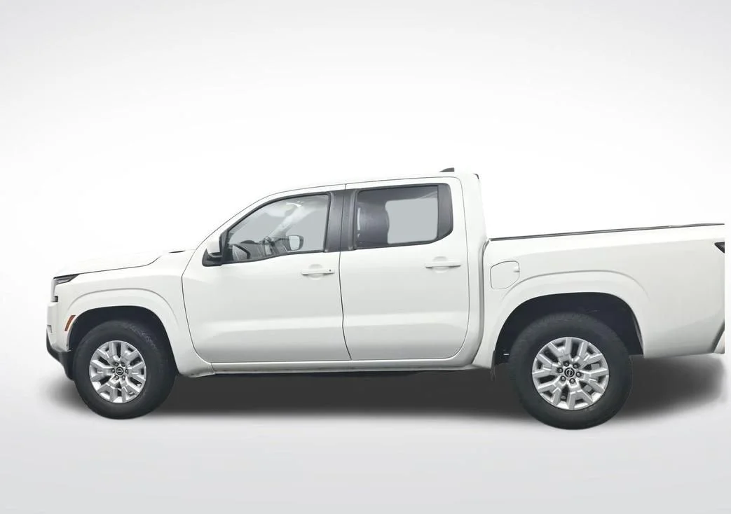 Used 2022 White Nissan SV image 10