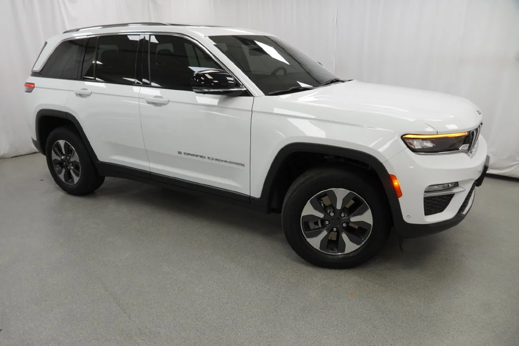 Used 2023 White Jeep 4xe image 14