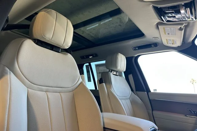 New 2026 Fuji White Land Rover SE image 15