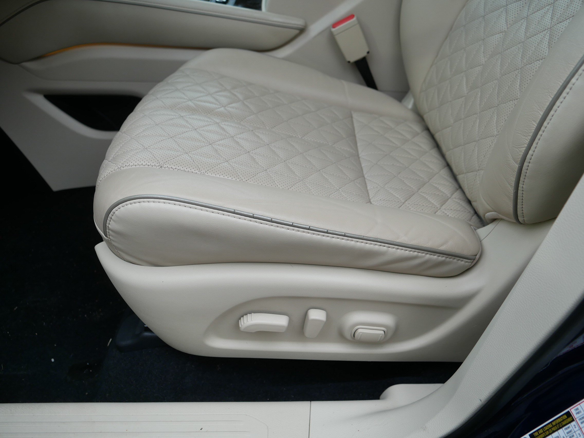 Certified Used 2019 Deep Blue Pearl Nissan Platinum image 20