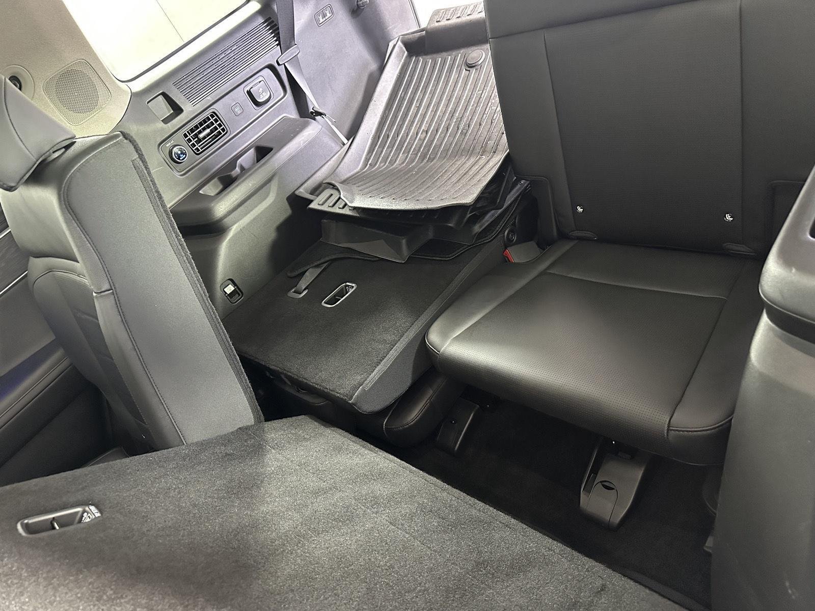 Used 2024 Serenity White Hyundai Limited image 19