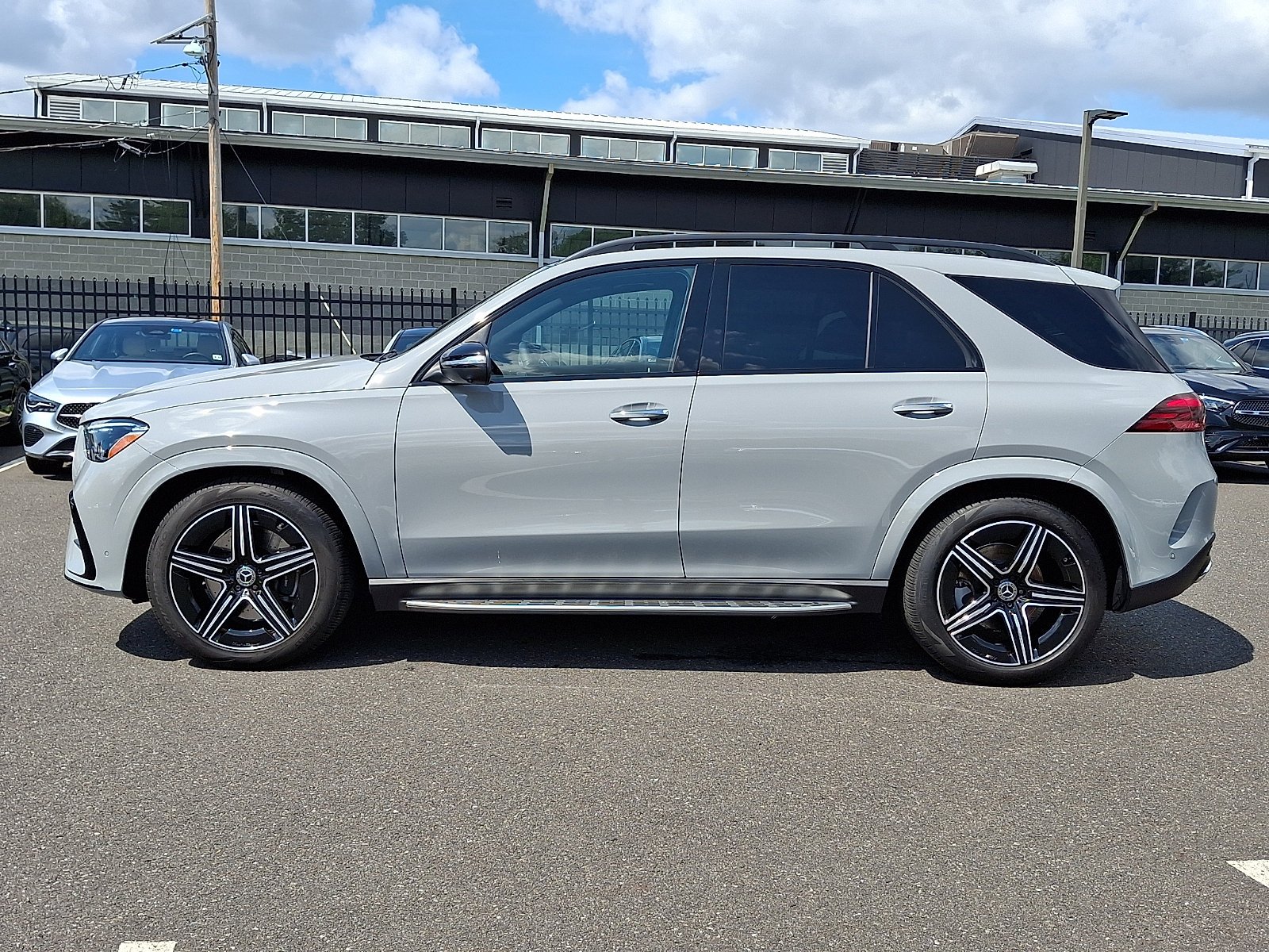 Certified Used 2026 Manufaktur Alpine Grey   956 Mercedes-Benz GLE 450 image 7