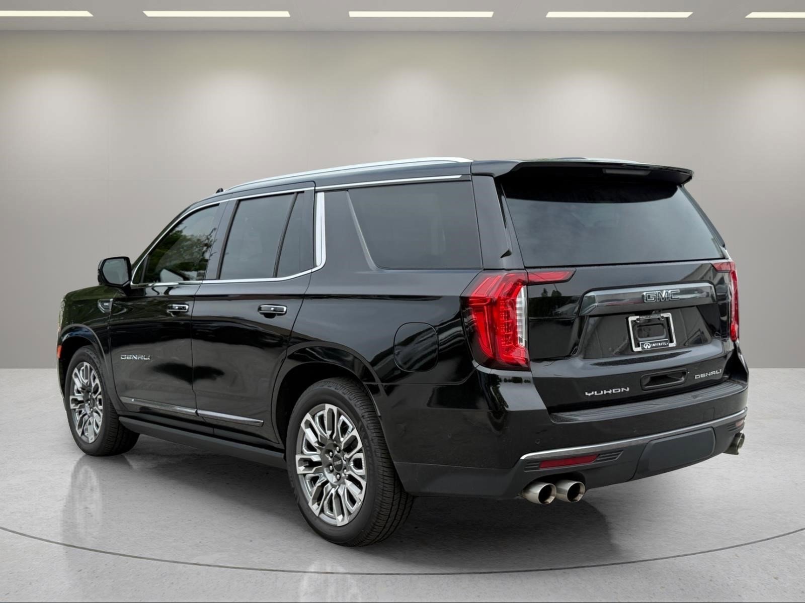 Used 2023 Onyx Black GMC Denali Ultimate image 7