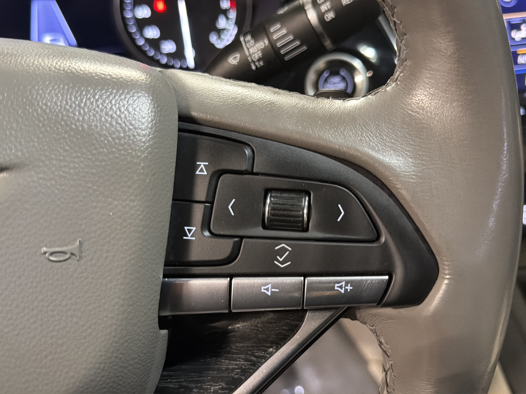 Used 2023 White Cadillac Premium Luxury image 16