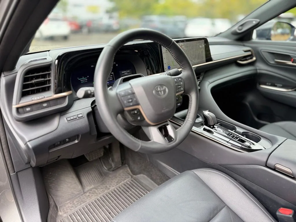 Certified Used 2026  Toyota Platinum image 13