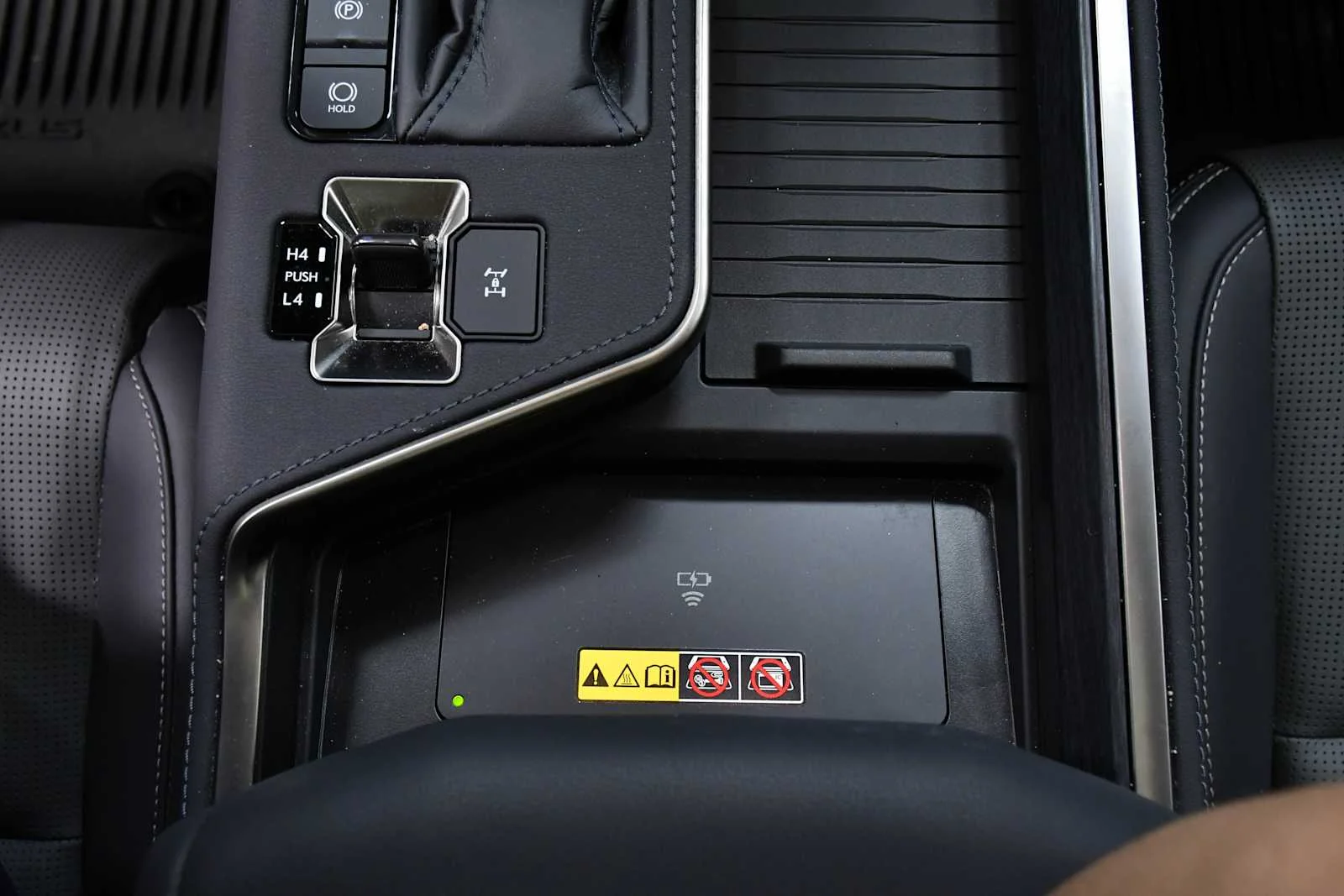 Certified Used 2025 CAVIAR Lexus Luxury+ image 23